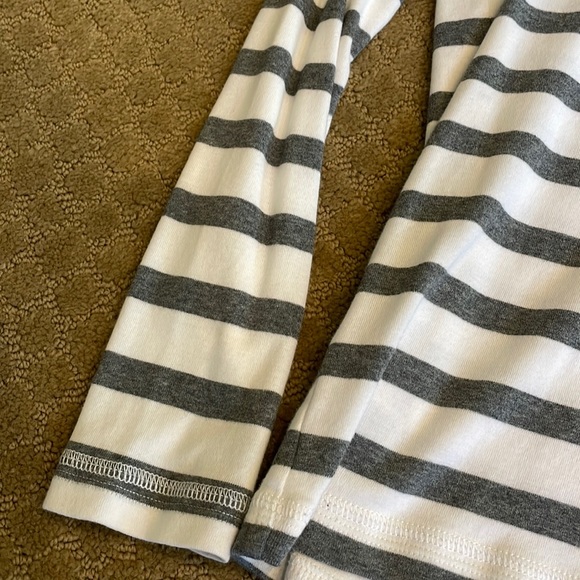 Women’s Tommy Bahama Long Sleeve Tee - Picture 4 of 5